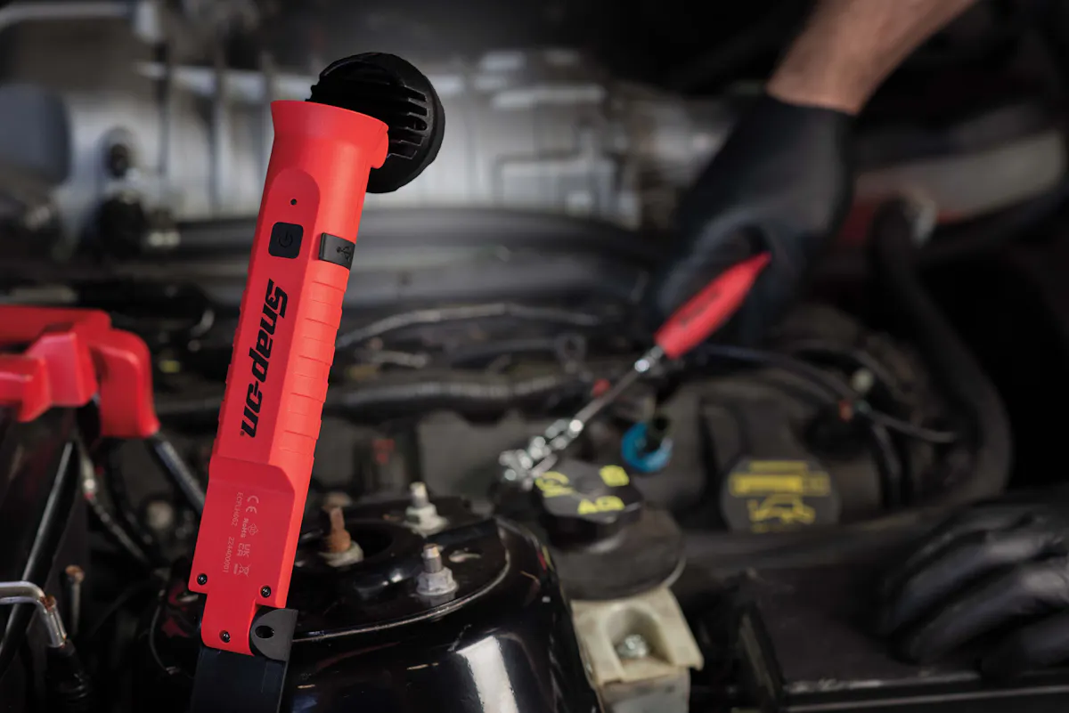 600 Lumen Pivoting Flashlight | ECFLH062 | Snap-on Store
