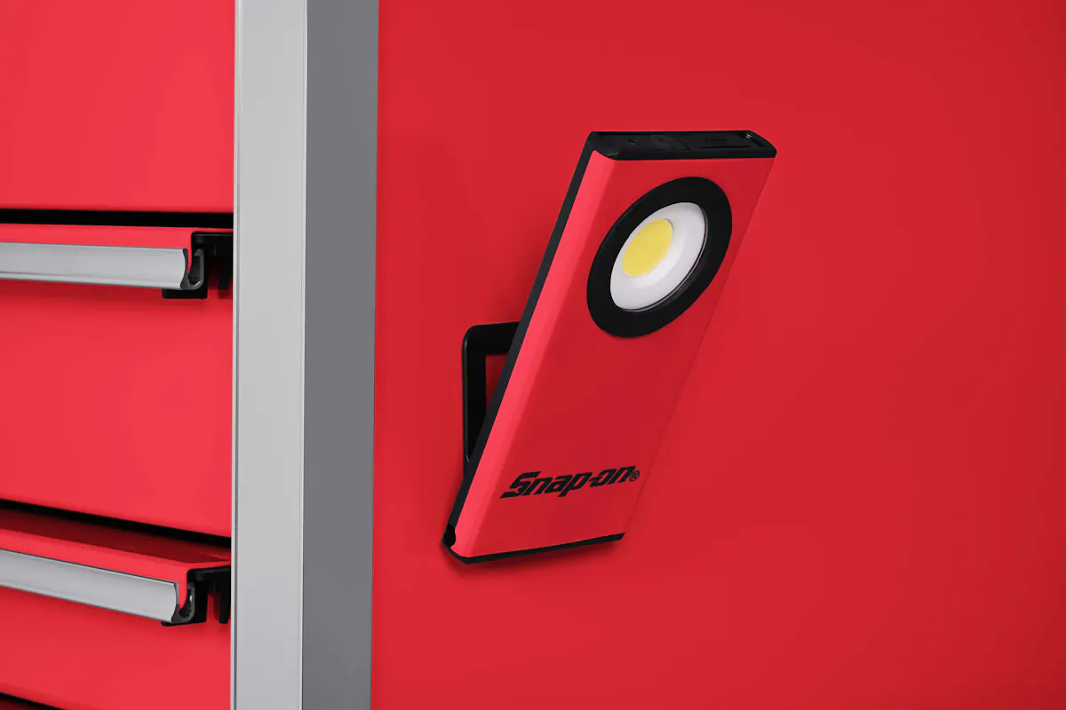 300 Lumen Lightweight Pocket Light (Red) | ECPRJ032 | Snap-on Store