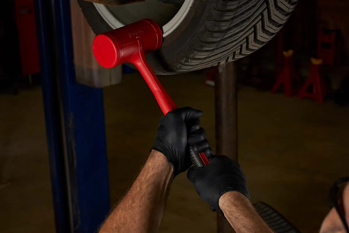 56 oz Soft Grip Dead Blow Hammer (Red) | HBFE56 | Snap-on Store